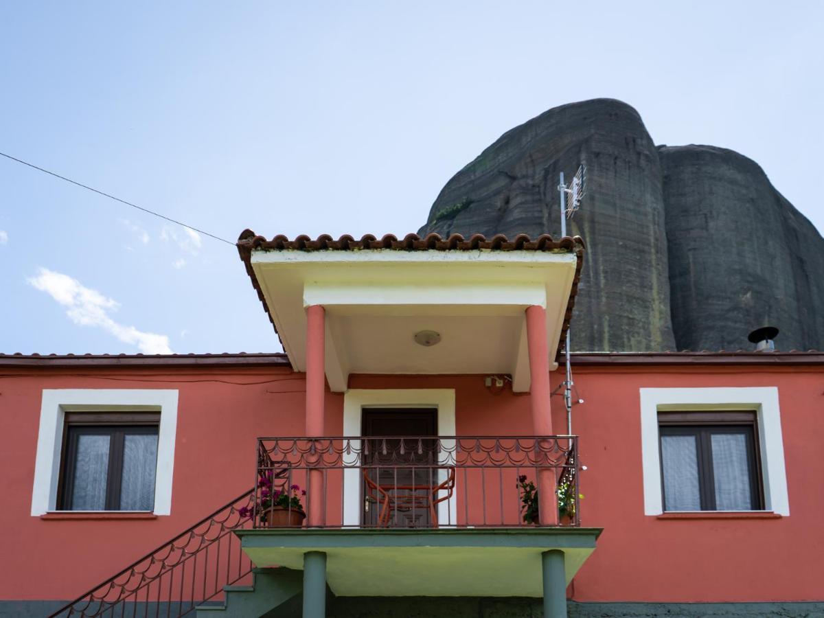 شقة Fani'S House Under Meteora كاستراكيون المظهر الخارجي الصورة